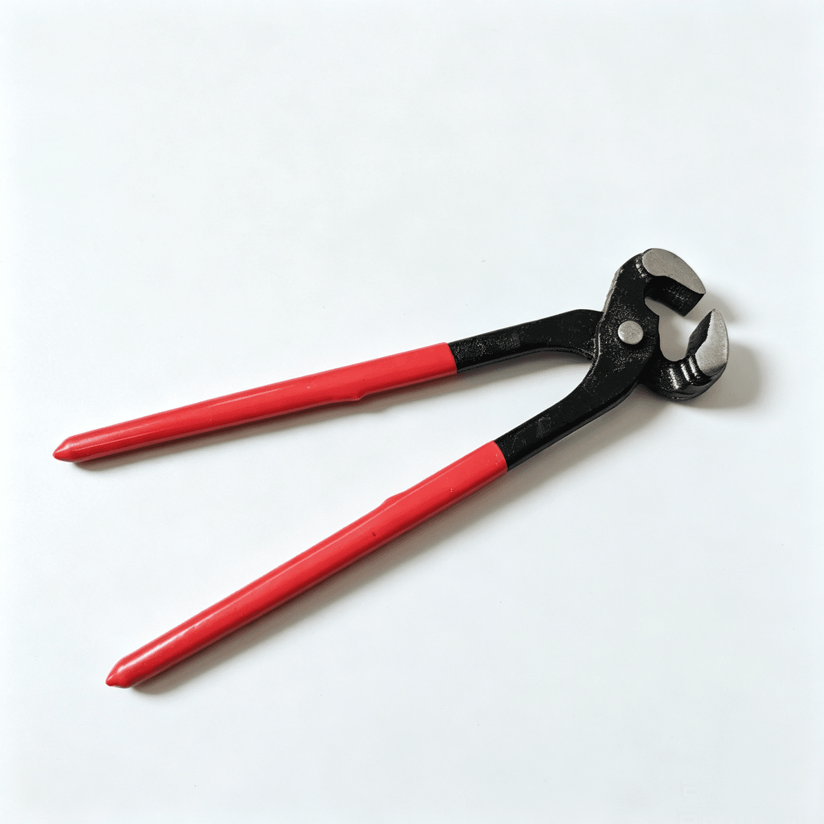 Razor wire clip pliers for marine security fencing